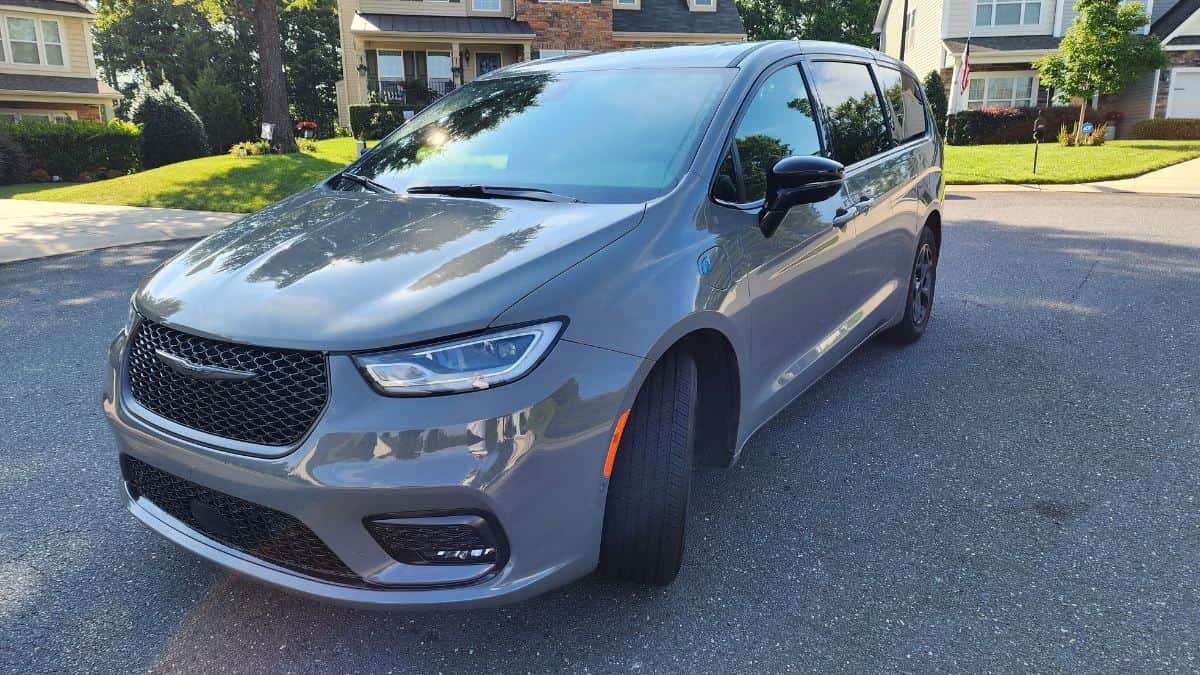 2023 Chrysler Pacifica Hybrid Limited S Appearance Review: Excellent ...